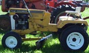 Allis Chalmers B-210 lawn tractor