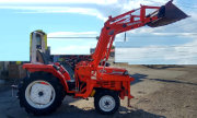 Kubota L1-235 tractor